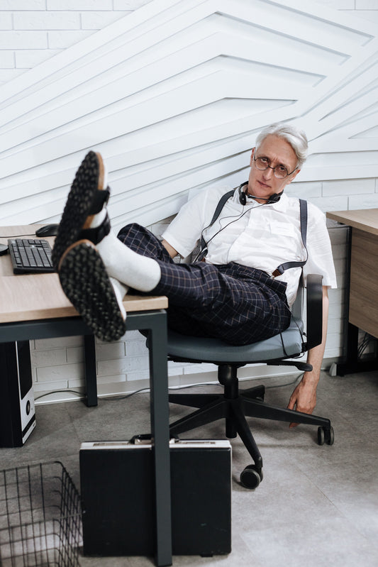 The Slouching Epidemic: 3 Small Daily Habits to Protect Your Spine Before You Turn 40